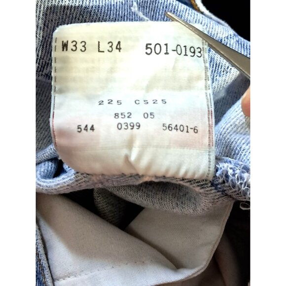 VIntage Levis 501 Jeans 90s Mens Actual 31 Tagged 33 Button Fly Distressed Fraye - Picture 15 of 15